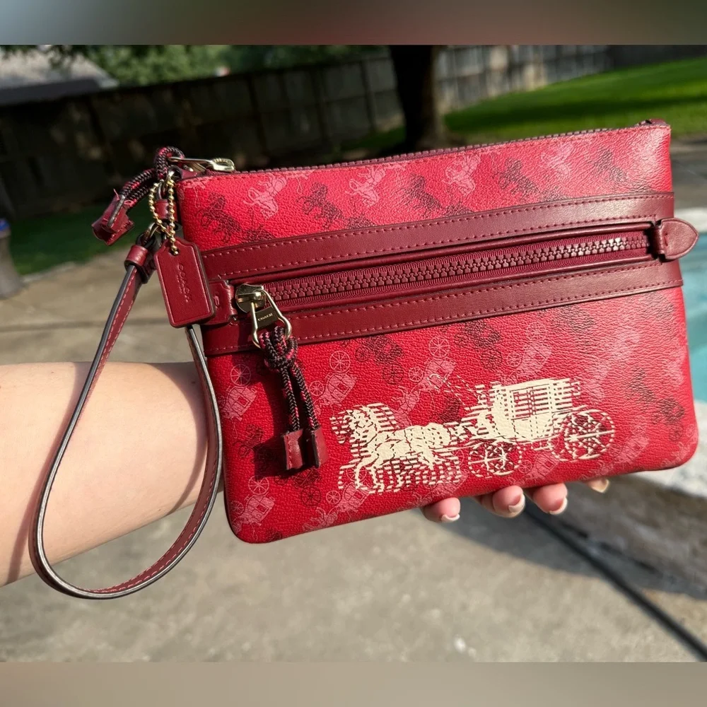 Coach Rare Red 9.25”x6.75” F84635 JAY SHELLS Horse & Carriage Gallery Pouch NWOT